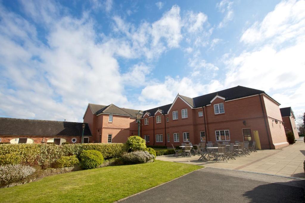 Hunters Lodge Hotel Crewe Dış mekan fotoğraf